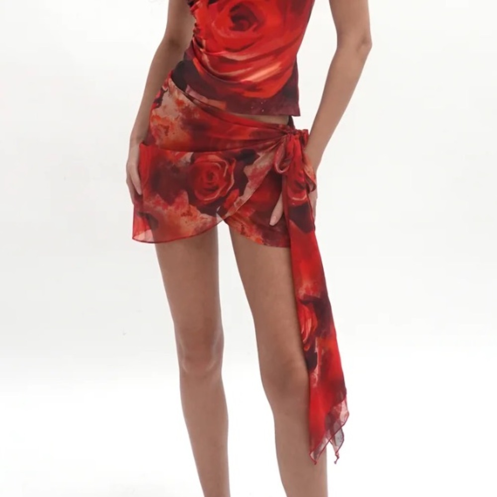 Kim Shui Asymmetrical Short with Red Floral Design